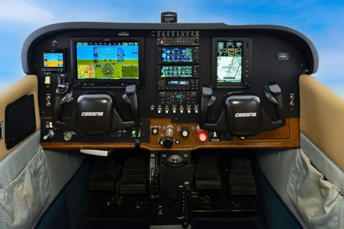 Cessna 172RG avionics installation