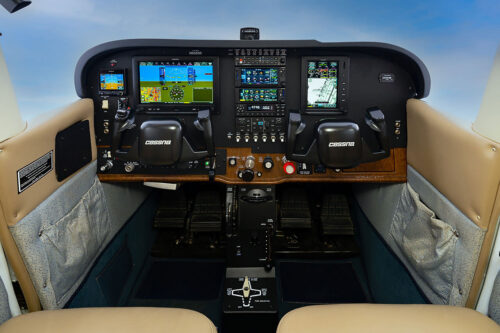 Cessna 172RG avionics installation